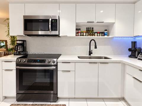 3101 N Country Club Dr 307, Aventura FL - photo 8 of 21