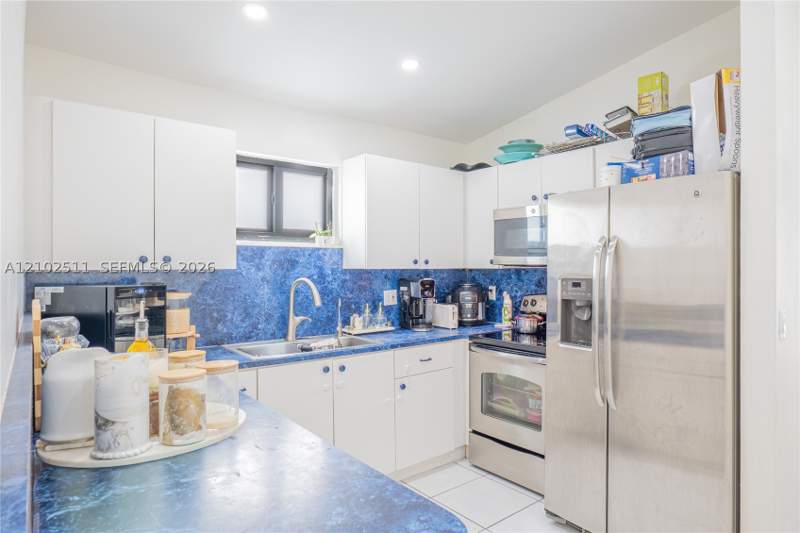 3 bedroom SingleFamilyResidence at 14926 SW 38th St, Villa Sevilla, Miami — photo 3