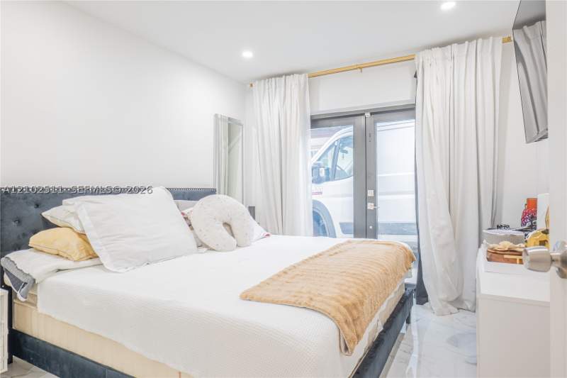3 bedroom SingleFamilyResidence at 14926 SW 38th St, Villa Sevilla, Miami — photo 5