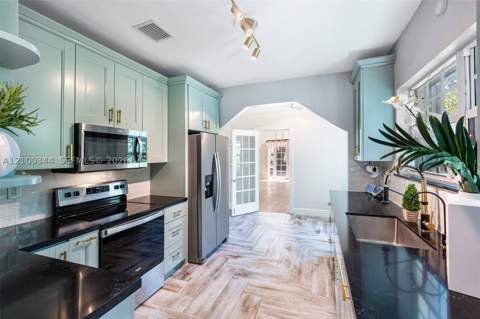 1209 La Mancha Ave, Coral Gables FL - photo 13 of 52