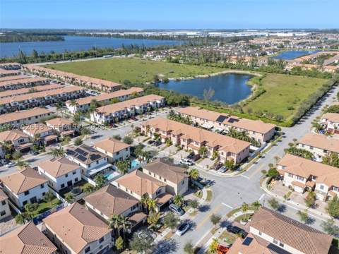 8894 W 34th Ave, Hialeah FL - photo 13 of 60