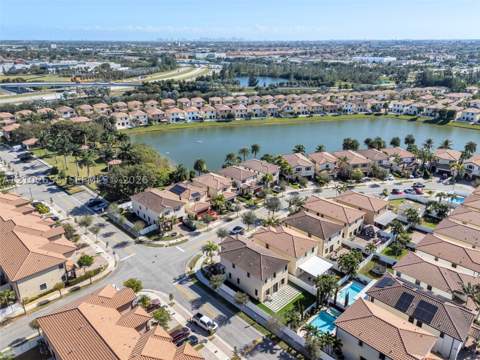 8894 W 34th Ave, Hialeah FL - photo 9 of 60
