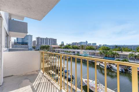 3770 NE 171st St 402, North Miami Beach FL - photo 20 of 33