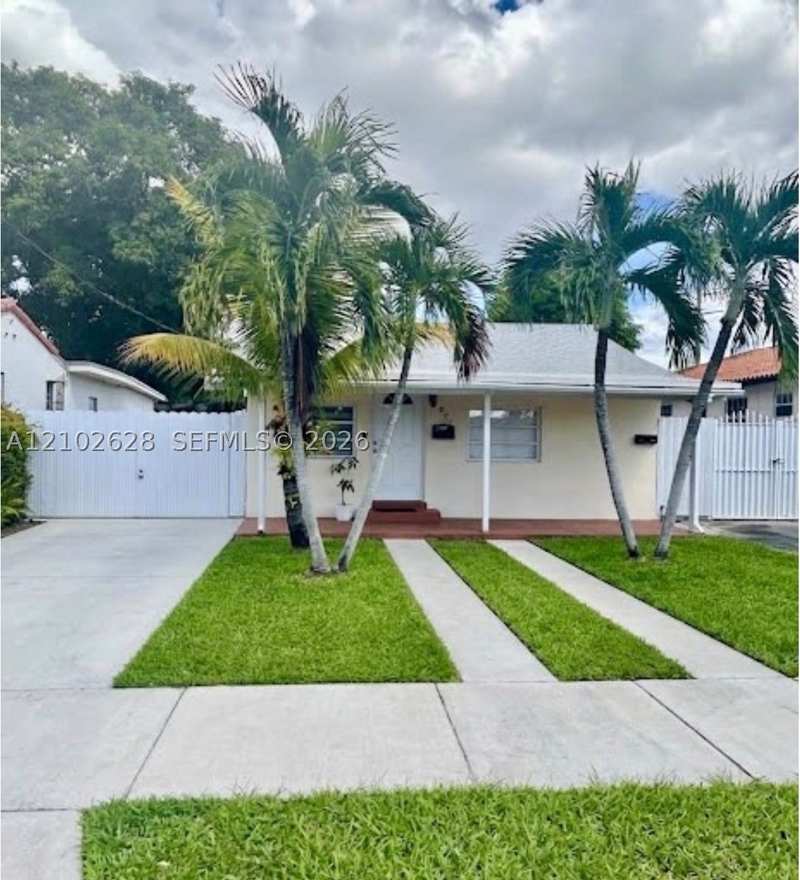 2 bedroom SingleFamilyResidence at 521 NW 44th Ave, Waterman Park, Miami — photo 1