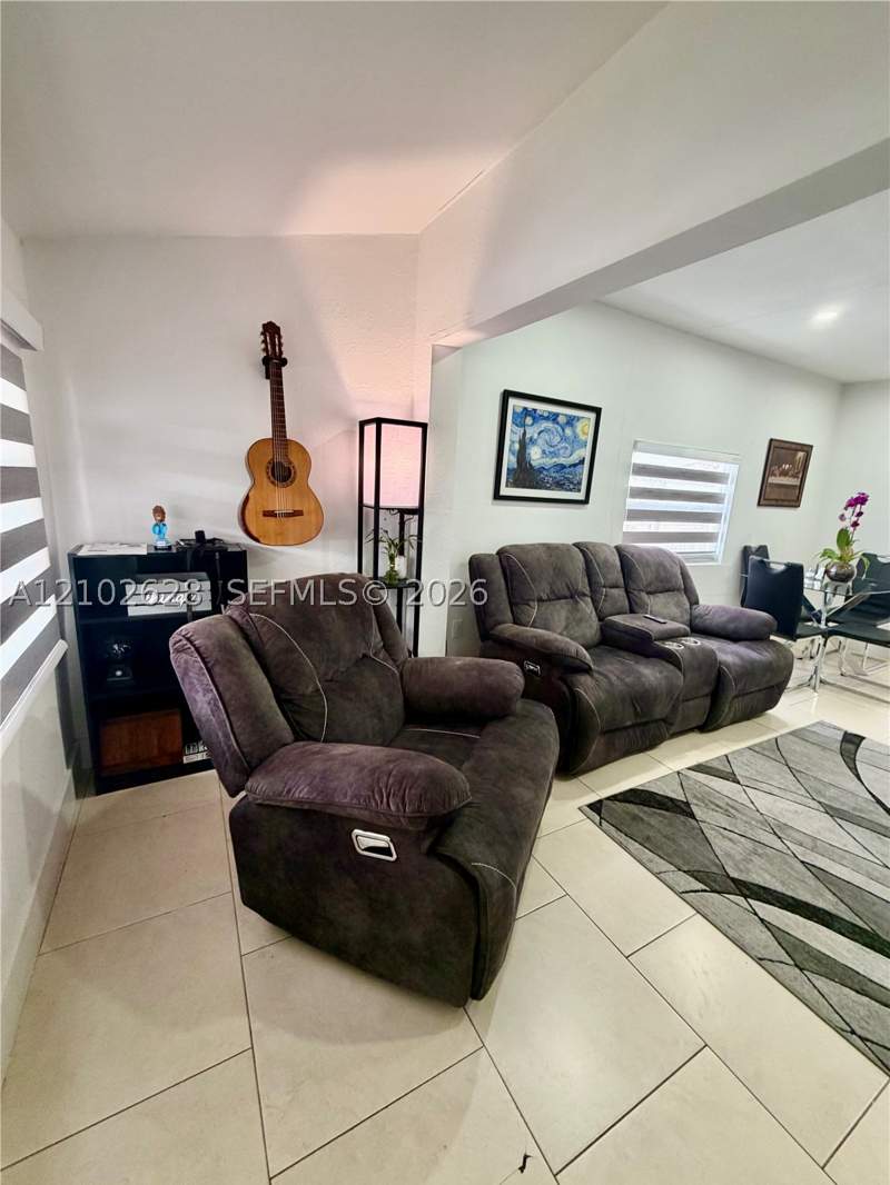 2 bedroom SingleFamilyResidence at 521 NW 44th Ave, Waterman Park, Miami — photo 5