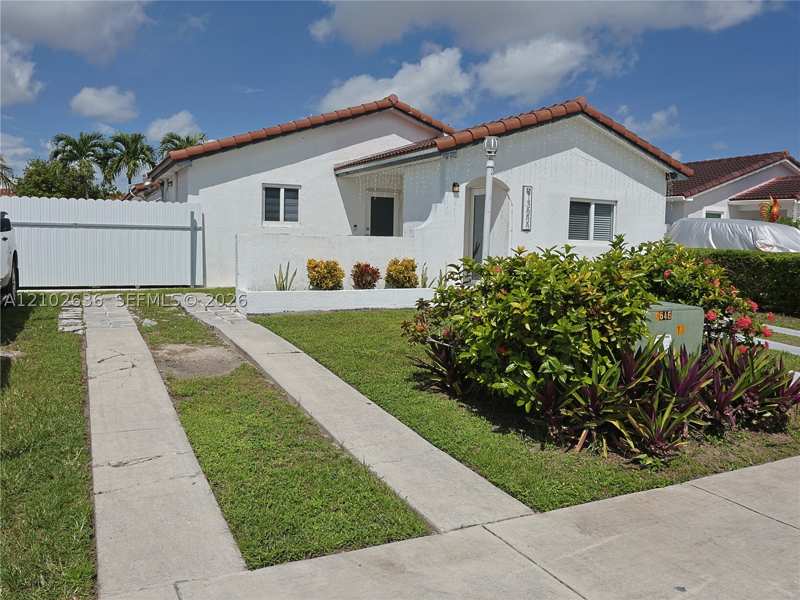 5 bedroom SingleFamilyResidence at 13555 SW 38th Ln, Kenmore Villas, Miami — photo 1