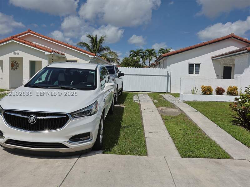 5 bedroom SingleFamilyResidence at 13555 SW 38th Ln, Kenmore Villas, Miami — photo 4