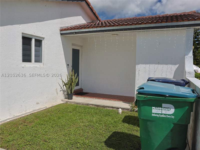 5 bedroom SingleFamilyResidence at 13555 SW 38th Ln, Kenmore Villas, Miami — photo 5