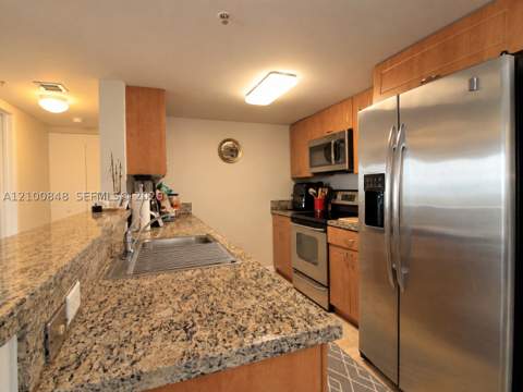 1555 N Treasure Dr 506, North Bay Village FL - photo 11 of 36