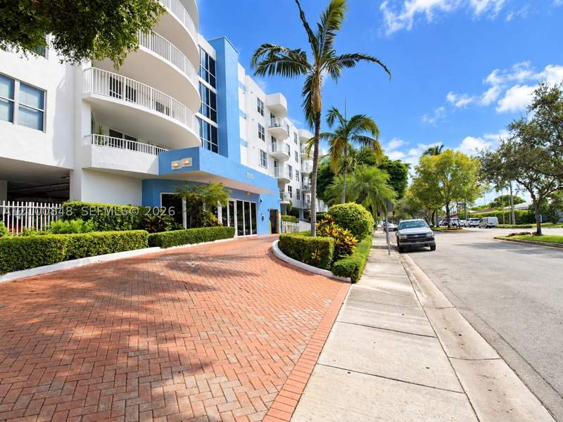 2 bedroom Condominium at 1555 N Treasure Dr 506, Breeze Condo, North Bay Village — photo 2