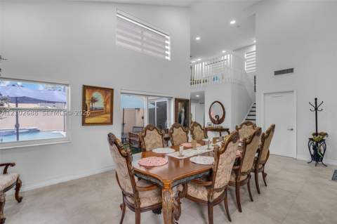 17338 NW 61st Pl, Hialeah FL - photo 7 of 53