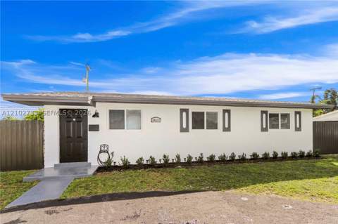 19411 SW 117th Ave, Miami FL - photo 7 of 40