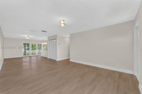 20816 SW 103rd Pl, Cutler Bay FL - photo 8 of 33