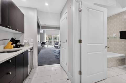 5300 NW 87th Avenue 1215, Doral FL - photo 15 of 28