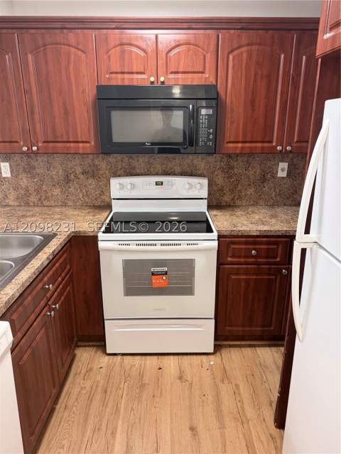 16465 NE 22nd Ave 412, North Miami Beach FL - photo 6 of 23