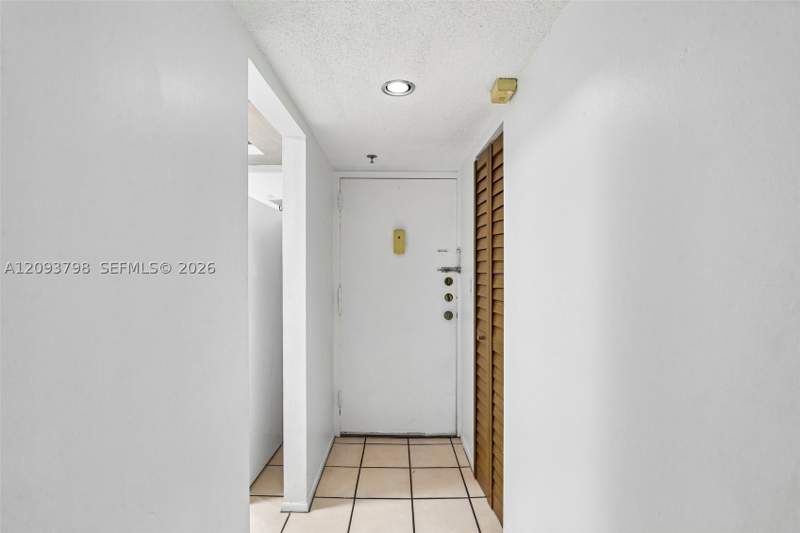 1 bedroom Condominium at 1825 W 44th Pl 208, Imperial Terraces Condo, Hialeah — photo 4