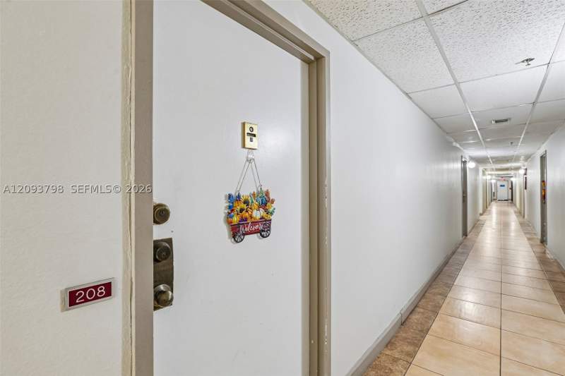 1 bedroom Condominium at 1825 W 44th Pl 208, Imperial Terraces Condo, Hialeah — photo 5