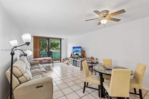 1825 W 44th Pl 208, Hialeah FL - photo 7 of 27
