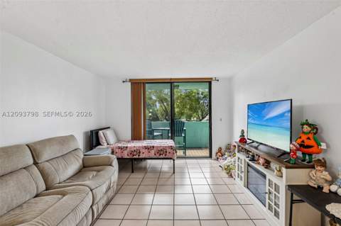 1825 W 44th Pl 208, Hialeah FL - photo 9 of 27