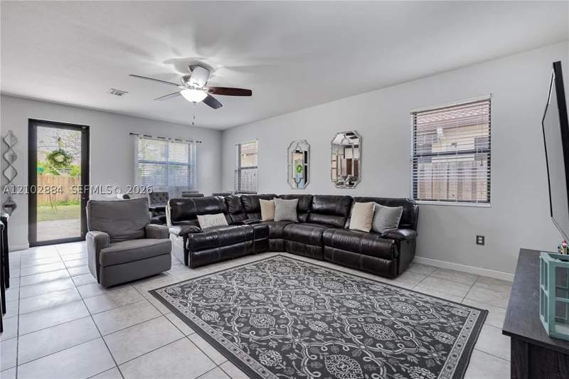 3 bedroom SingleFamilyResidence at 3653 SE 2nd Ct, Baywinds Of Barbados, Homestead — photo 5