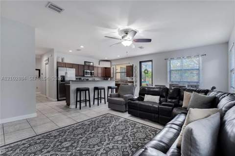 3653 SE 2nd Ct, Homestead FL - photo 7 of 34
