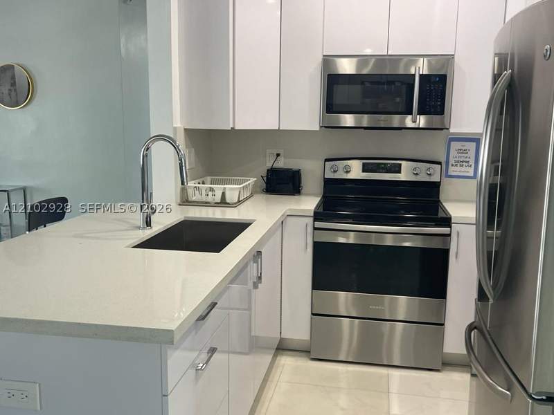 3 bedroom SingleFamilyResidence at 1030 NE 214th St, Ives Estates Sec 5, Miami — photo 4