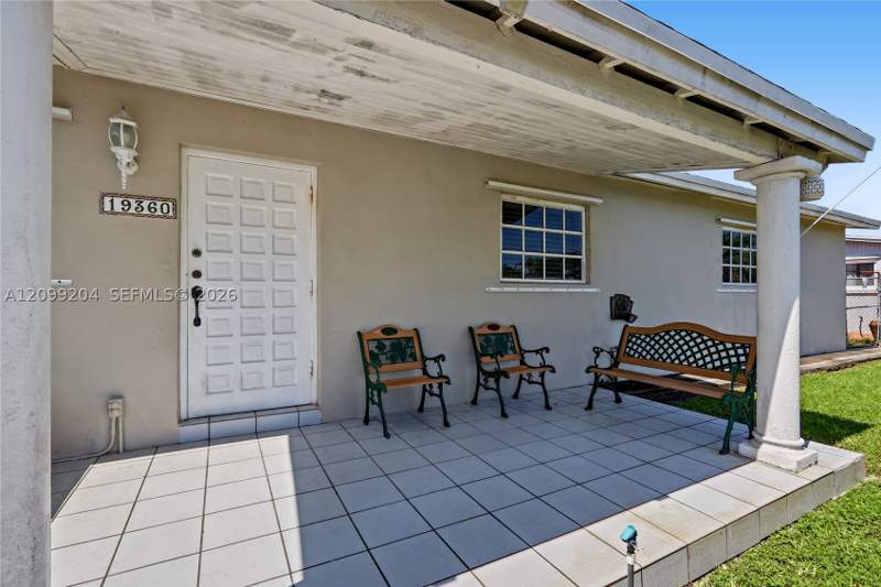 3 bedroom SingleFamilyResidence at 19360 SW 115th Ave, South Miami Heights 1st A, Miami — photo 3