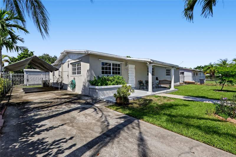 3 bedroom SingleFamilyResidence at 19360 SW 115th Ave, South Miami Heights 1st A, Miami — photo 5