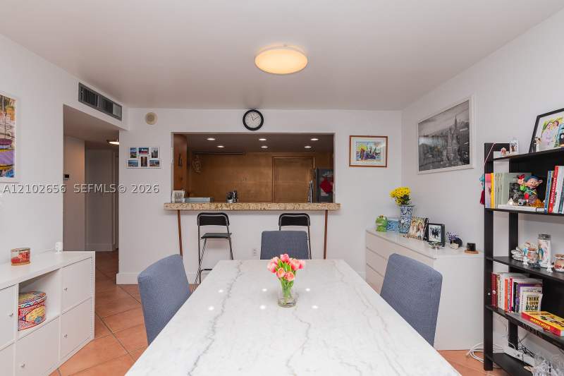 1 bedroom Condominium at 1020 Meridian Ave 314, Admiral Towers Condo, Miami Beach — photo 4