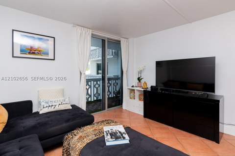 1020 Meridian Ave 314, Miami Beach FL - photo 8 of 38
