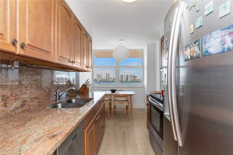 251 174th St 1219, Sunny Isles Beach FL - photo 10 of 39