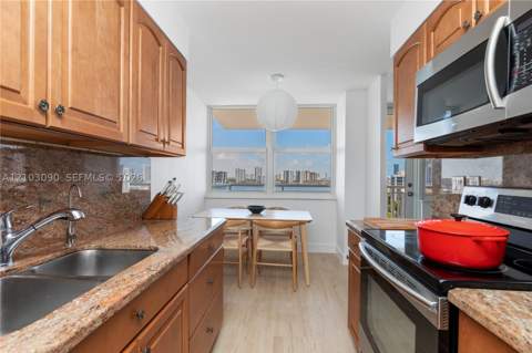 251 174th St 1219, Sunny Isles Beach FL - photo 11 of 39