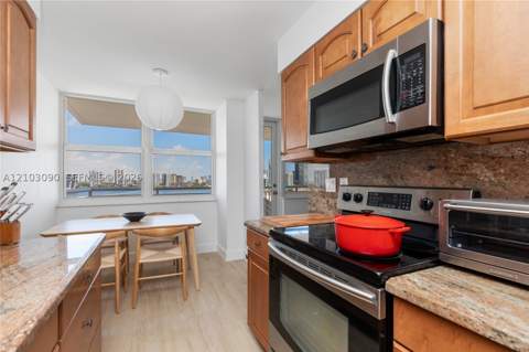 251 174th St 1219, Sunny Isles Beach FL - photo 12 of 39