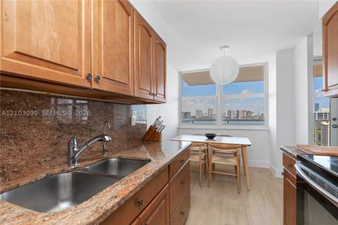251 174th St 1219, Sunny Isles Beach FL - photo 13 of 39