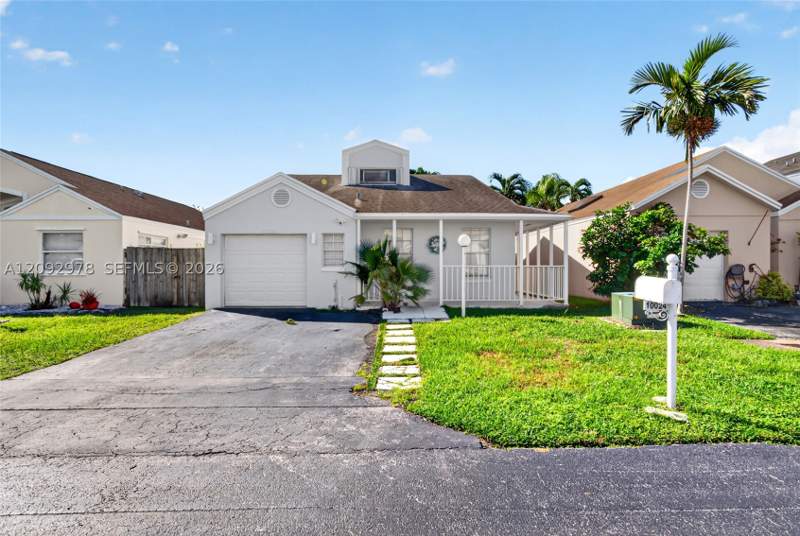 3 bedroom SingleFamilyResidence at 10024 SW 222nd St, Lakes By The Bay Sec 6, Cutler Bay — photo 5