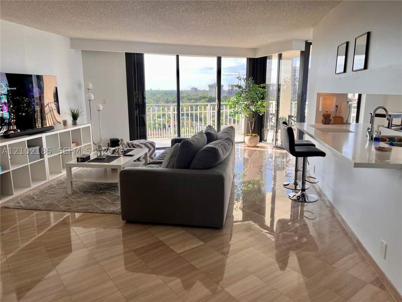 2 bedroom Condominium at 4000 NE Towerside Ter 1101, The Towers Of Quayside Co, Miami — photo 4