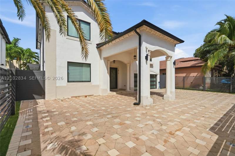 4 bedroom SingleFamilyResidence at 18112 NW 91st Ct, Century Gardens, Hialeah — photo 4