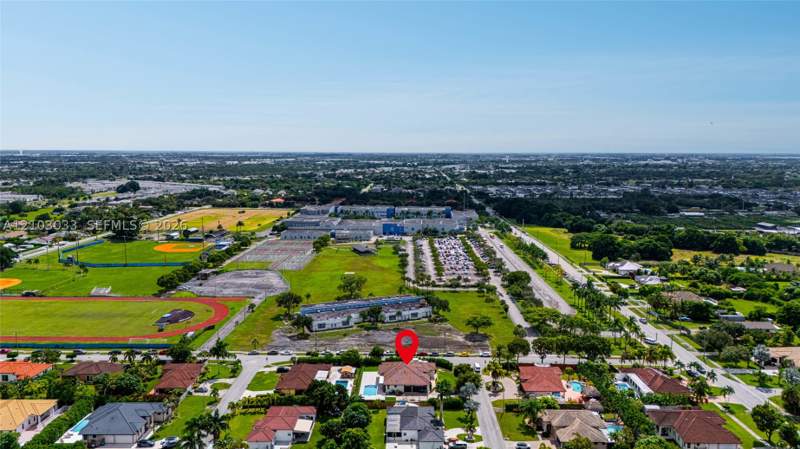 5 bedroom SingleFamilyResidence at 28155 SW 166th Ct, Eve Estates, Homestead — photo 4