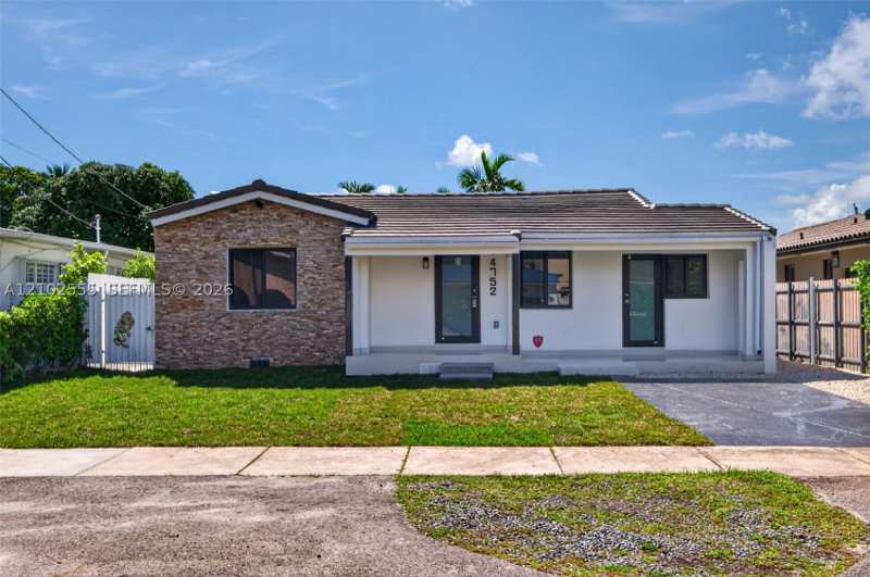 3 bedroom SingleFamilyResidence at 4752 SW 1st St, Tierra Alta, Miami — photo 1