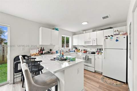 211 SW 6th Ln, Florida City FL - photo 9 of 29