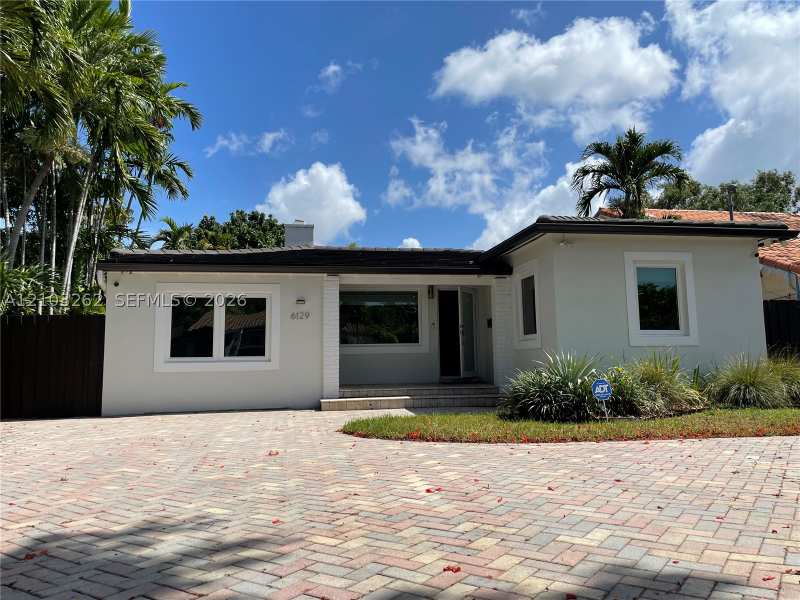 3 bedroom SingleFamilyResidence at 6129 SW 28th St, Coral Way Heights, Miami — photo 1