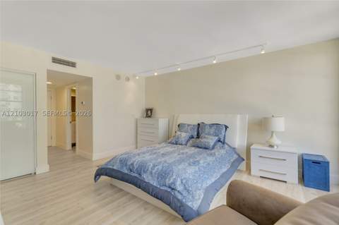 5660 Collins Ave 4B, Miami Beach FL - photo 18 of 34