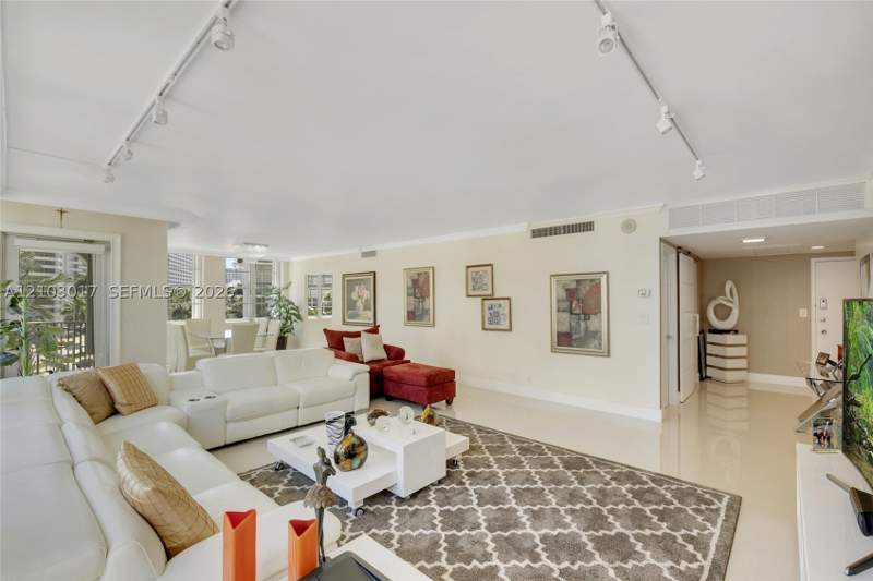 3 bedroom Condominium at 5660 Collins Ave 4B, Fifty Six-Sixty Collins A, Miami Beach — photo 4