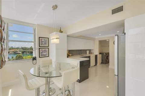 5660 Collins Ave 4B, Miami Beach FL - photo 7 of 34