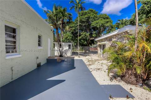3085 NW 3rd St, Miami FL - photo 10 of 29