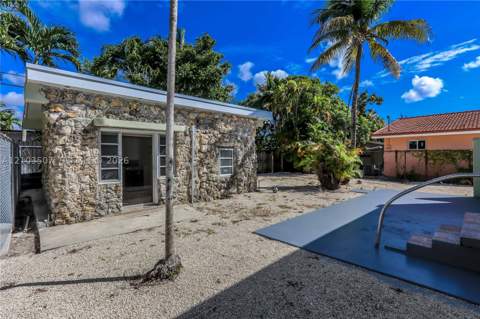 3085 NW 3rd St, Miami FL - photo 11 of 29