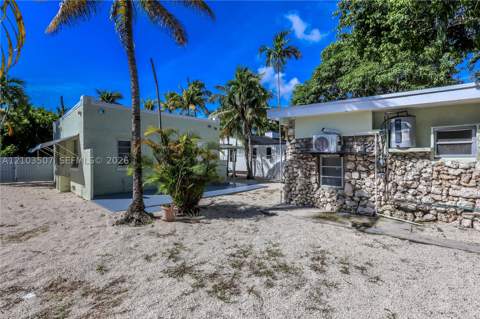 3085 NW 3rd St, Miami FL - photo 12 of 29