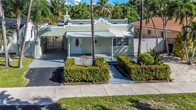 3 bedroom SingleFamilyResidence at 3085 NW 3rd St, El Dorado Heights, Miami — photo 2