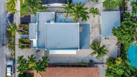 3085 NW 3rd St, Miami FL - photo 6 of 29