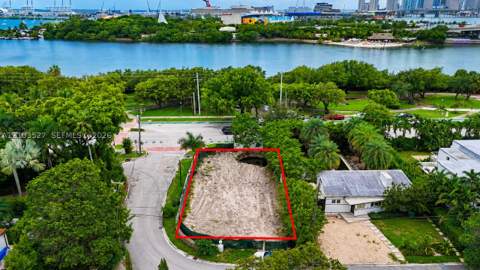920 N Venetian Dr, Miami FL - photo 6 of 11